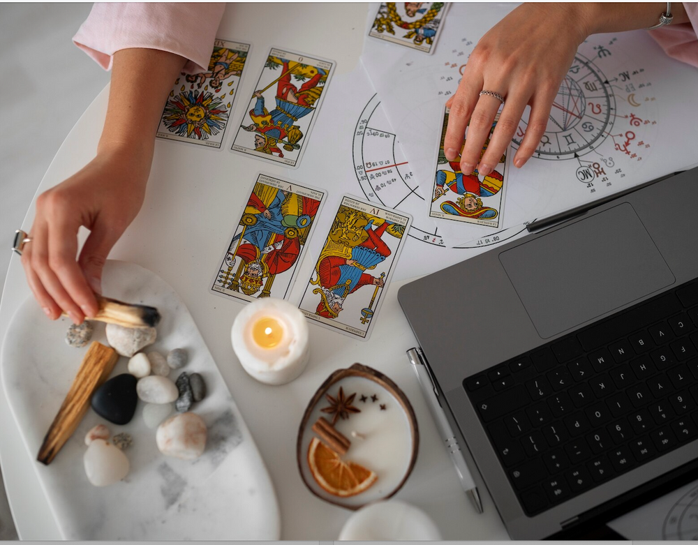 🔮 How to Prepare for Your First Tarot Reading: A Beginner’s Guide